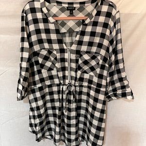 Torrid black and white checkered tunic. Size 1  perfect for layering or alone
